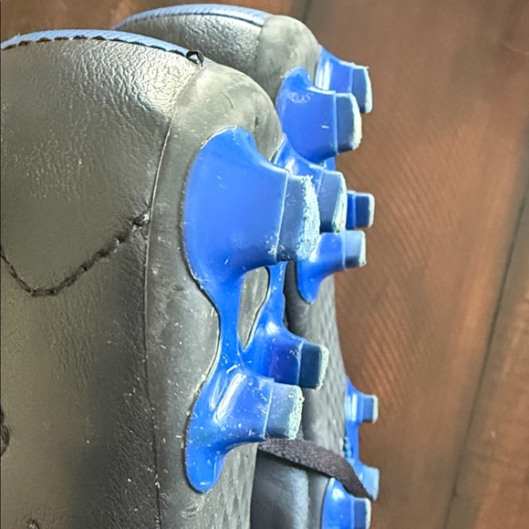 Adidas Kids Black and Blue Soccer Cleats - Picture 8 of 10